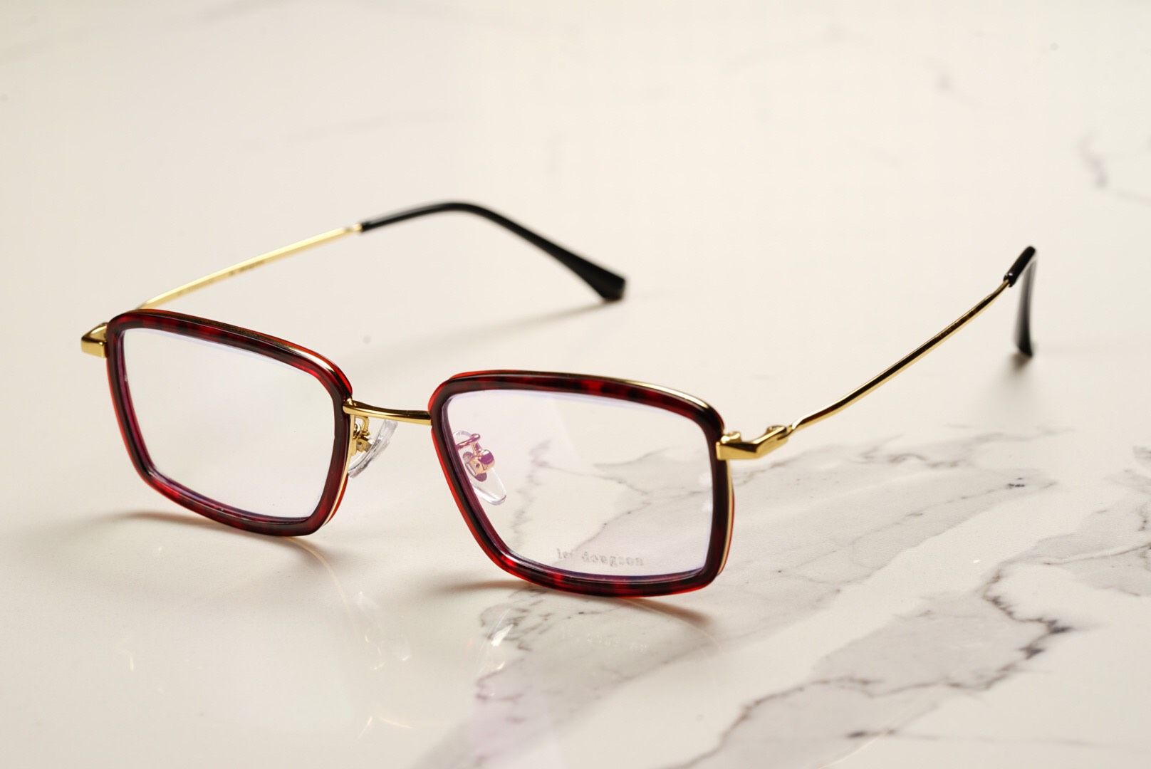 Le Dongson Classic Rectangle Red Tortoise - Gold Plated