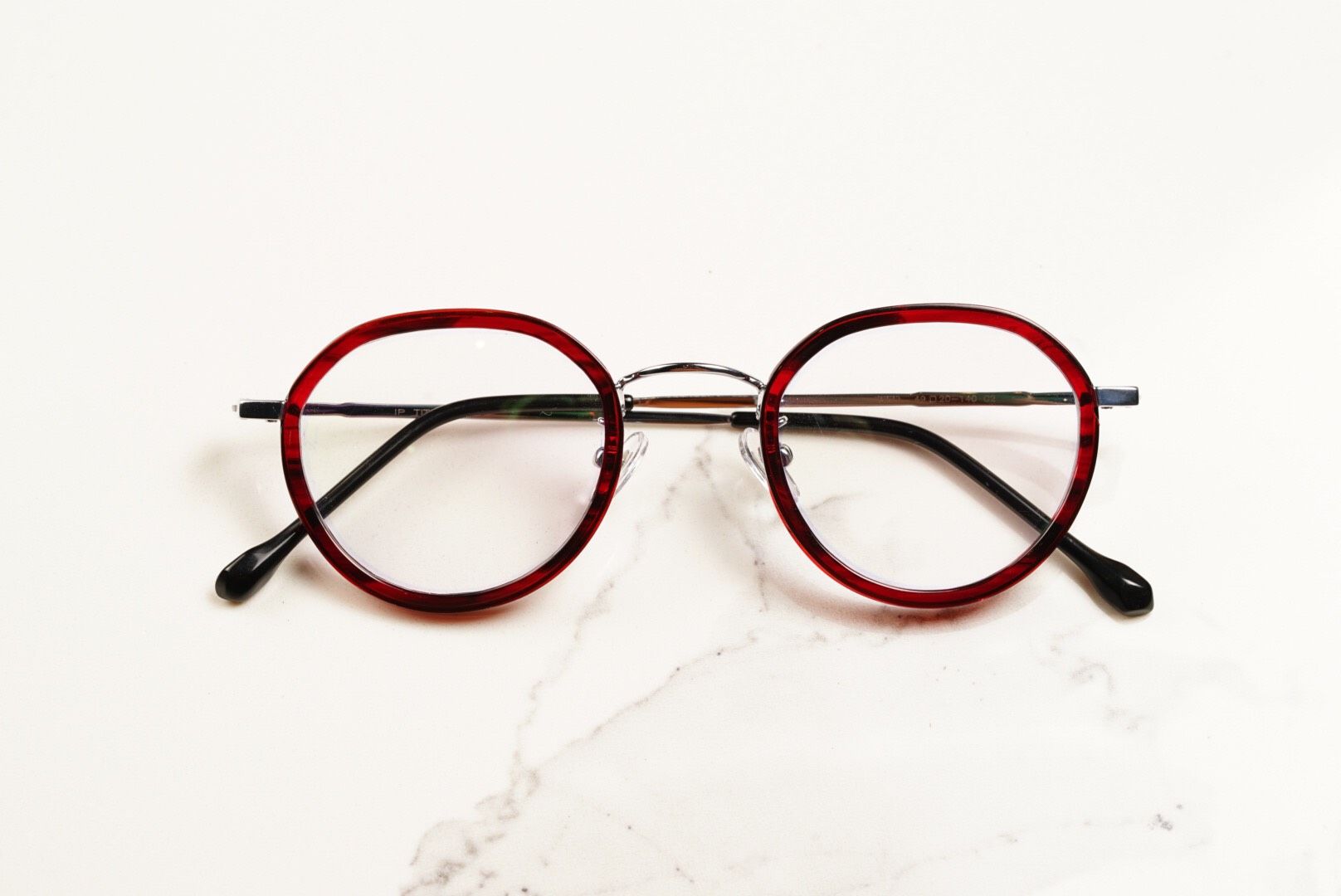 Le Dongson Classic Round Red Tortoise - Gold Plated