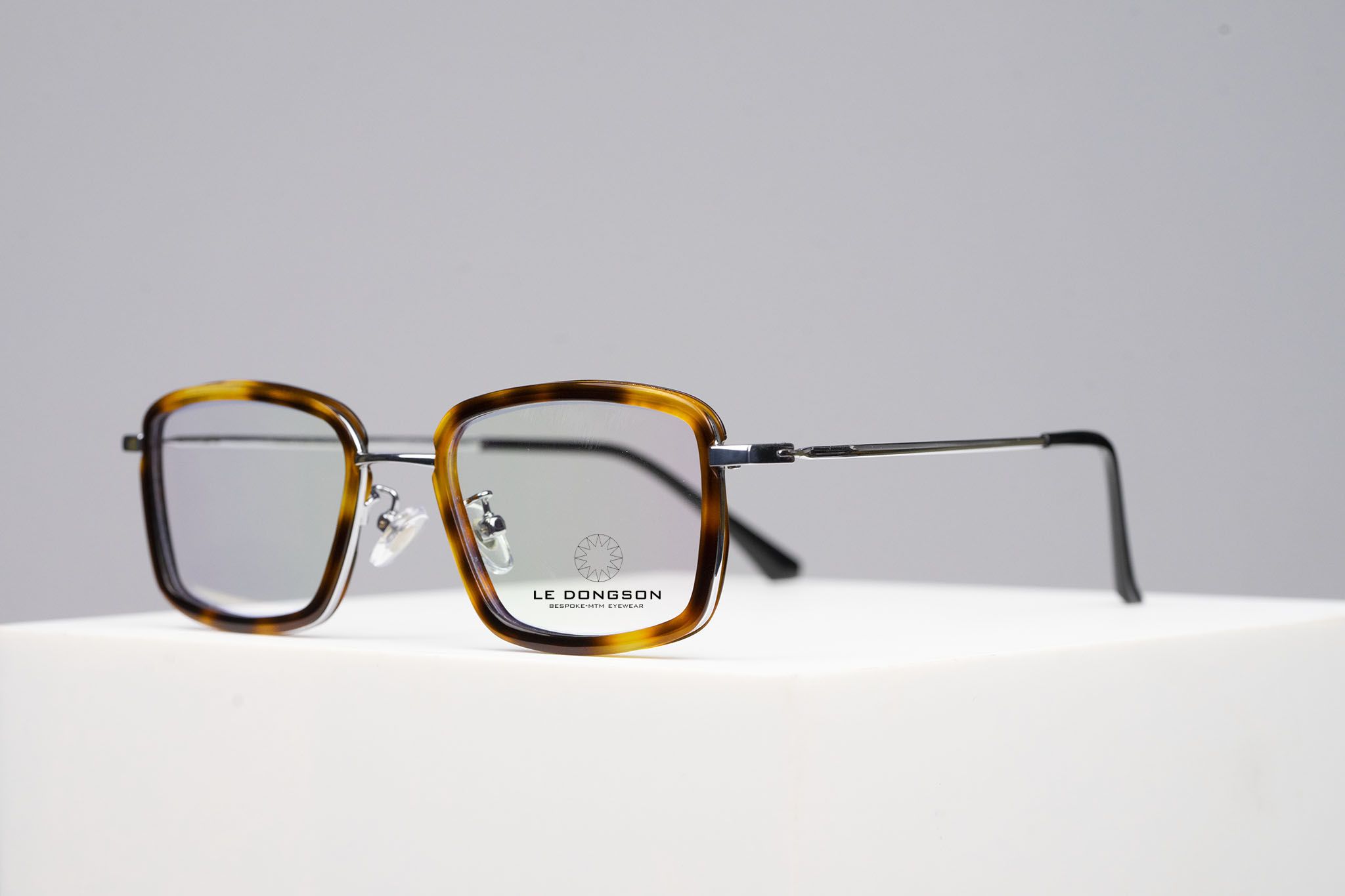 Le Dongson Soft Rectangle Yellow and Brown Tortoise - Silver